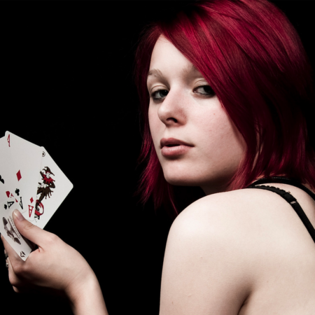 Сравнение покера и блэкджека: что лучше?
